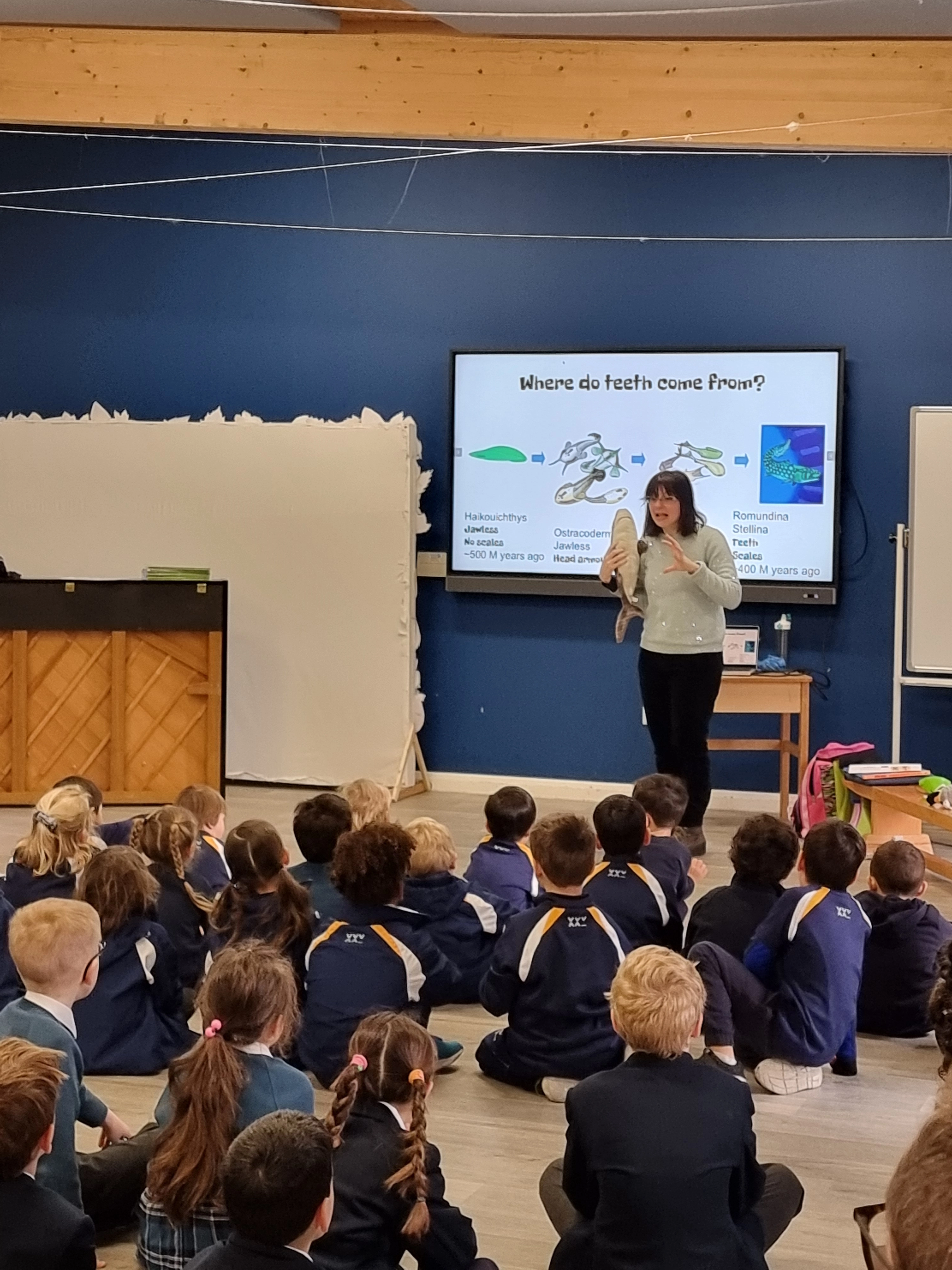 the author of Your Adventures at CERN and other science books for children, Letizia Diamante, will present at the book fair Più Liberi Liù Libri 2022 in Rome